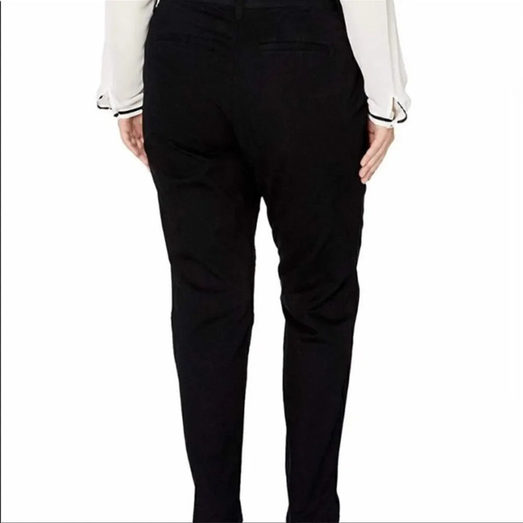 Gloria Vanderbilt Ladies' Amanda Stretch Denim Jean - Picture 2 of 5